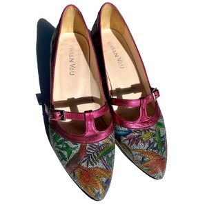Stunning Vivian Vau floral pattern leather shoes with shiny fuchsia trim